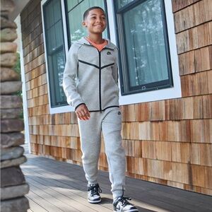 Nike Boys Tech Fleece Full-Zip Sweatshirt AND Joggers